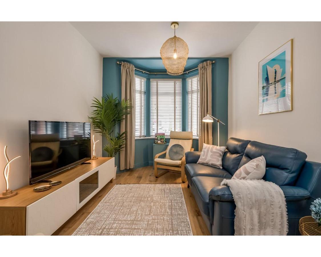 Chic Luxe R&r Apartment Belfast